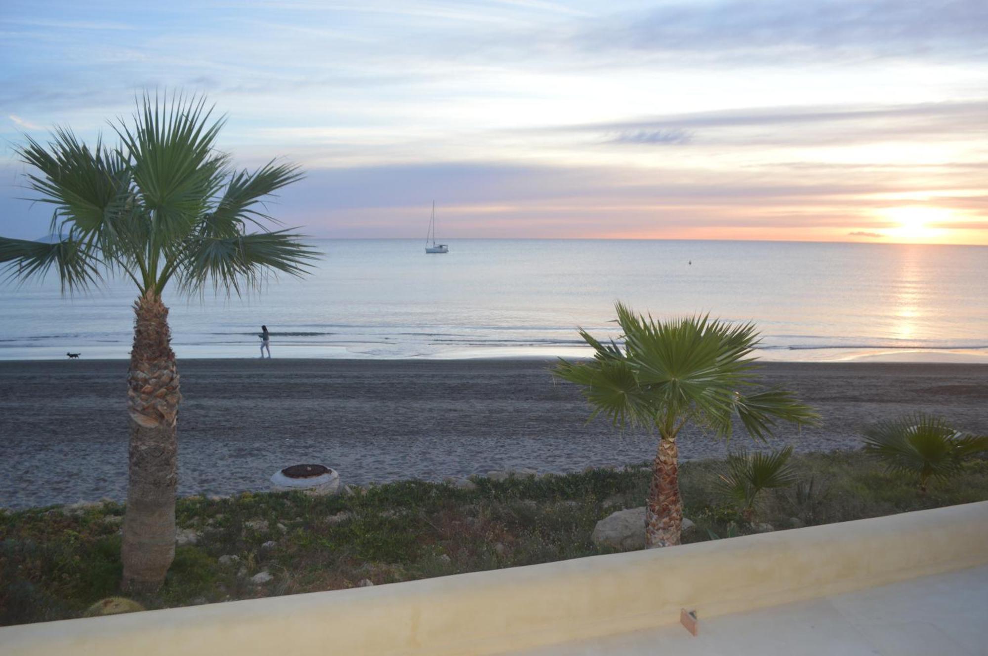 Espectacular Apartamento A Pie De Playa En Chalet Roquetes 알리칸테 외부 사진