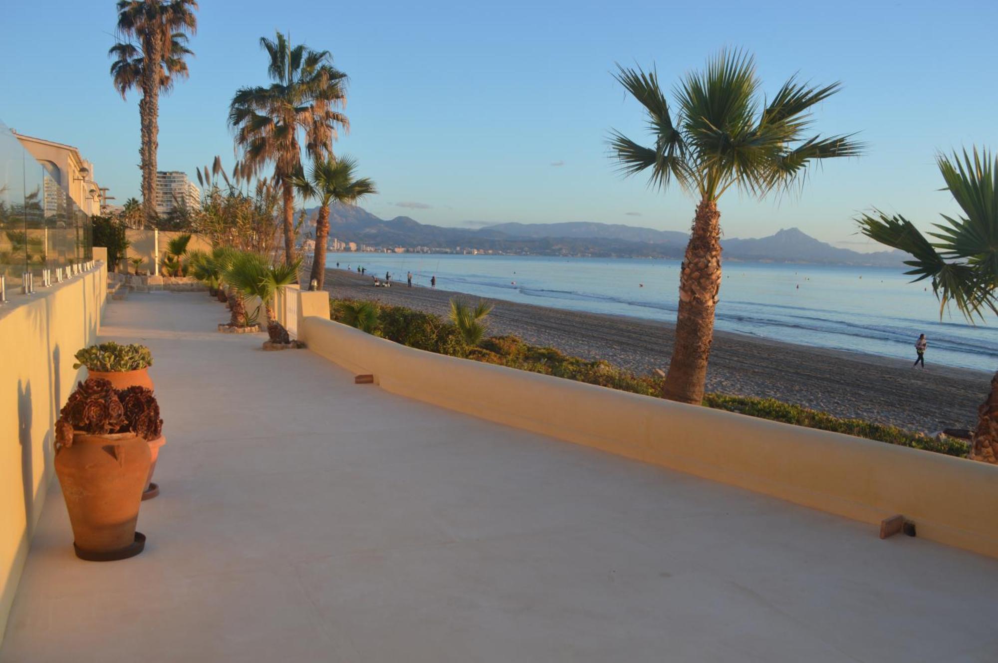 Espectacular Apartamento A Pie De Playa En Chalet Roquetes 알리칸테 외부 사진