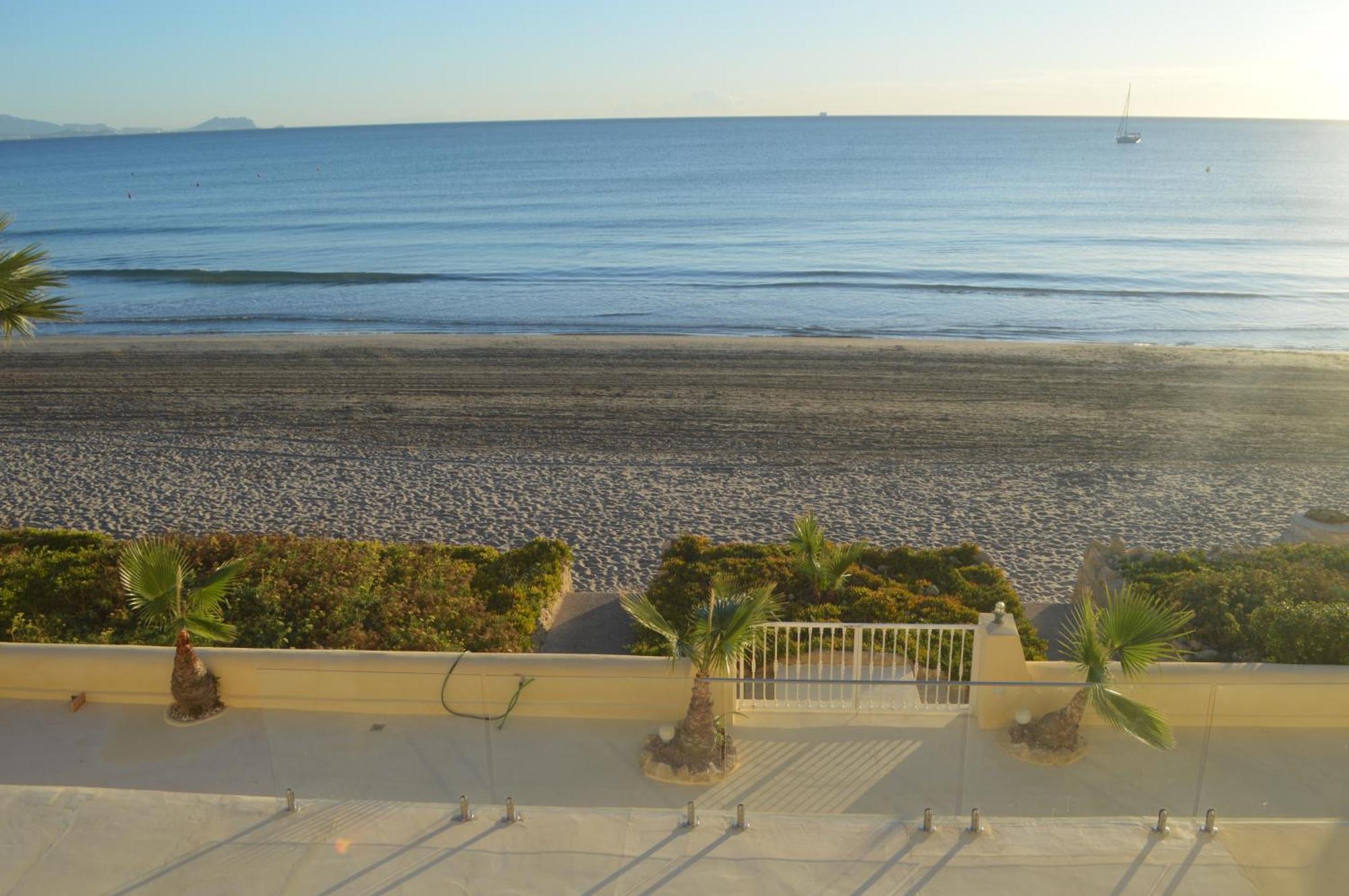 Espectacular Apartamento A Pie De Playa En Chalet Roquetes 알리칸테 외부 사진